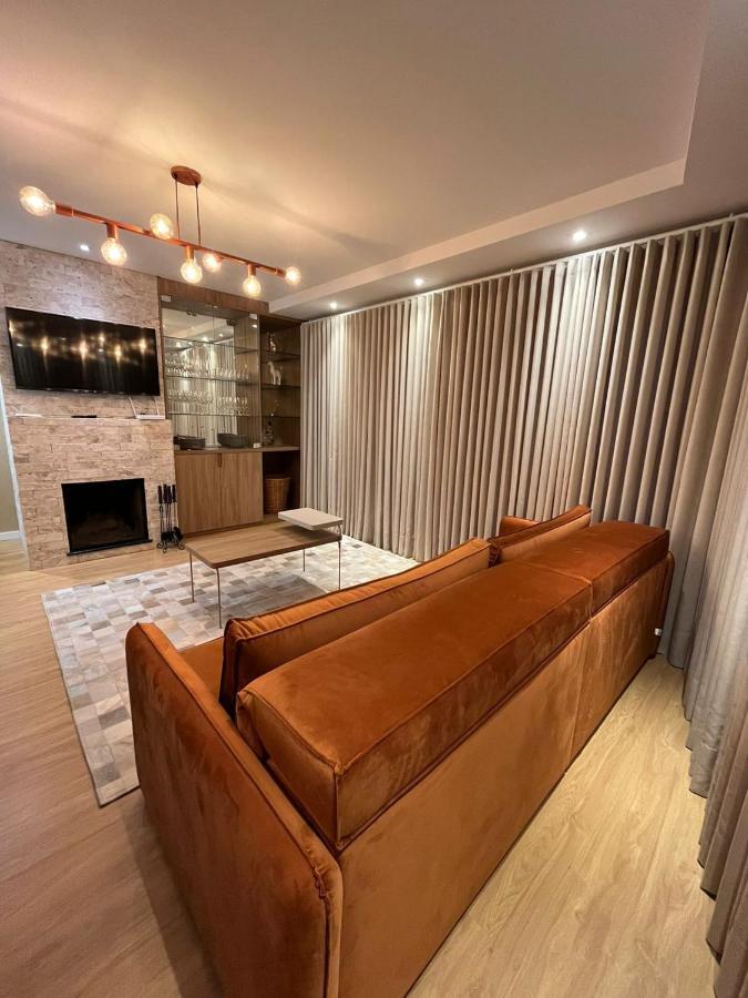 Apartamento Espetacular, 2 Suites, A 30M Da Rua Coberta Gramado Exterior photo